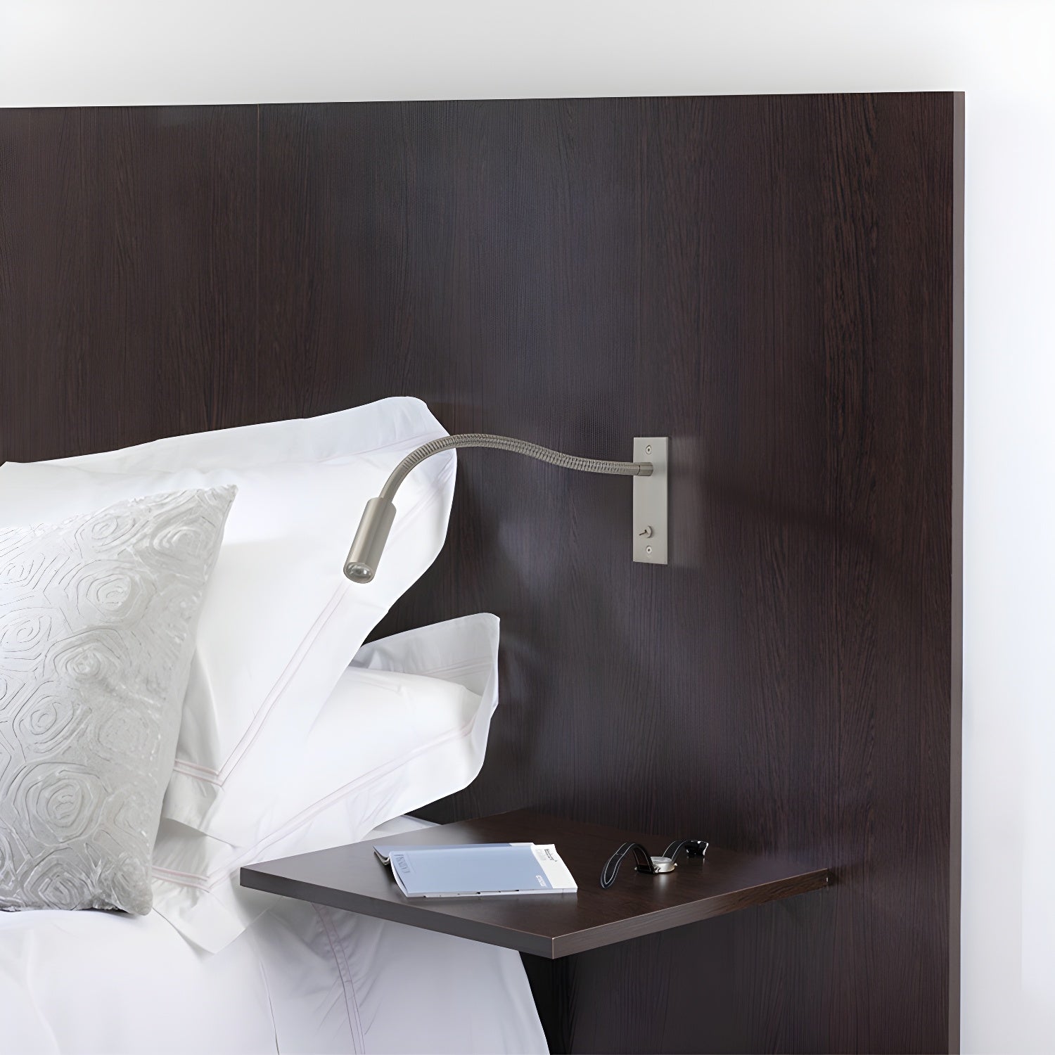Adjustable Gooseneck Metal Wall Lamp with Cylindrical Head