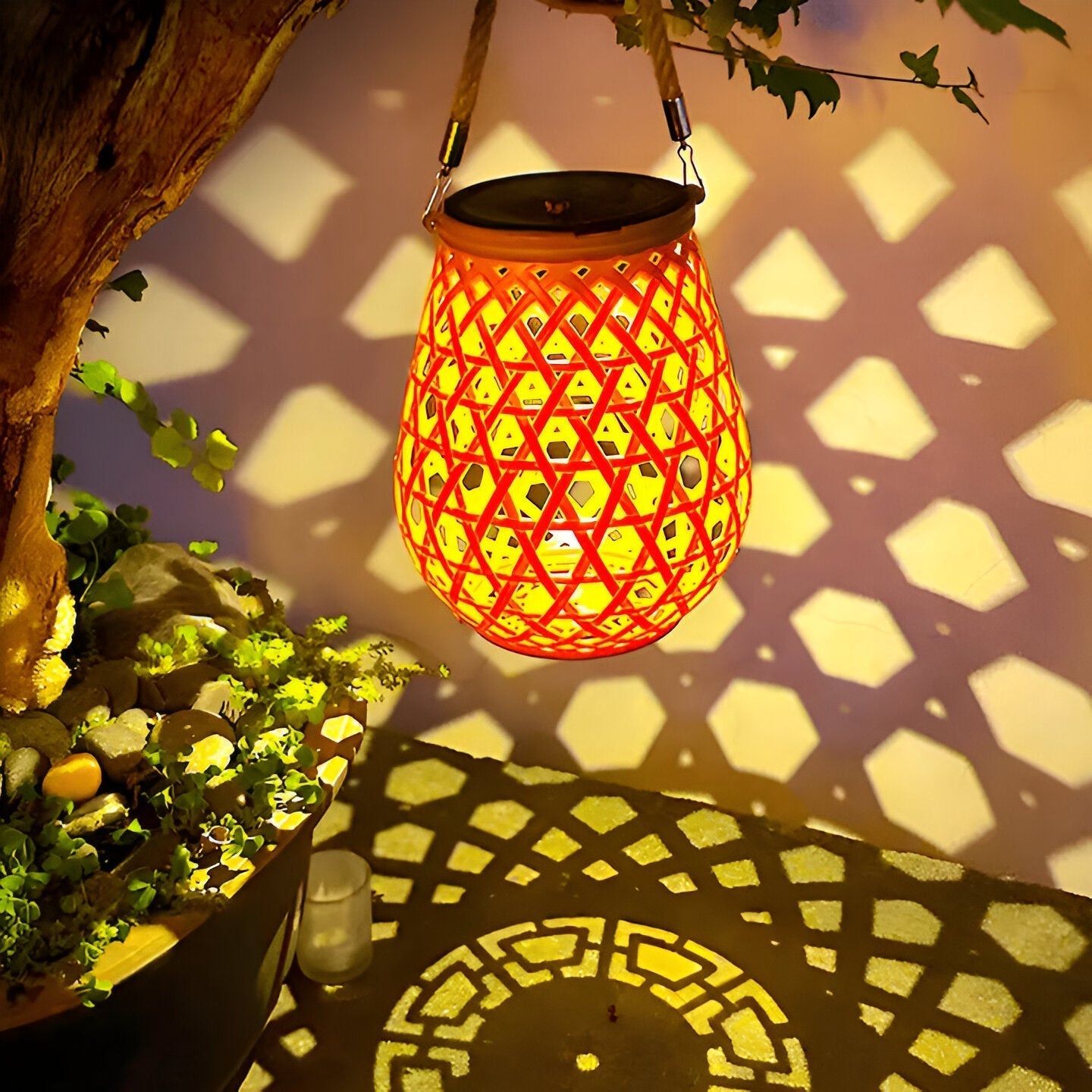 Solar Outdoor Lantern Light with Woven Pattern Shade