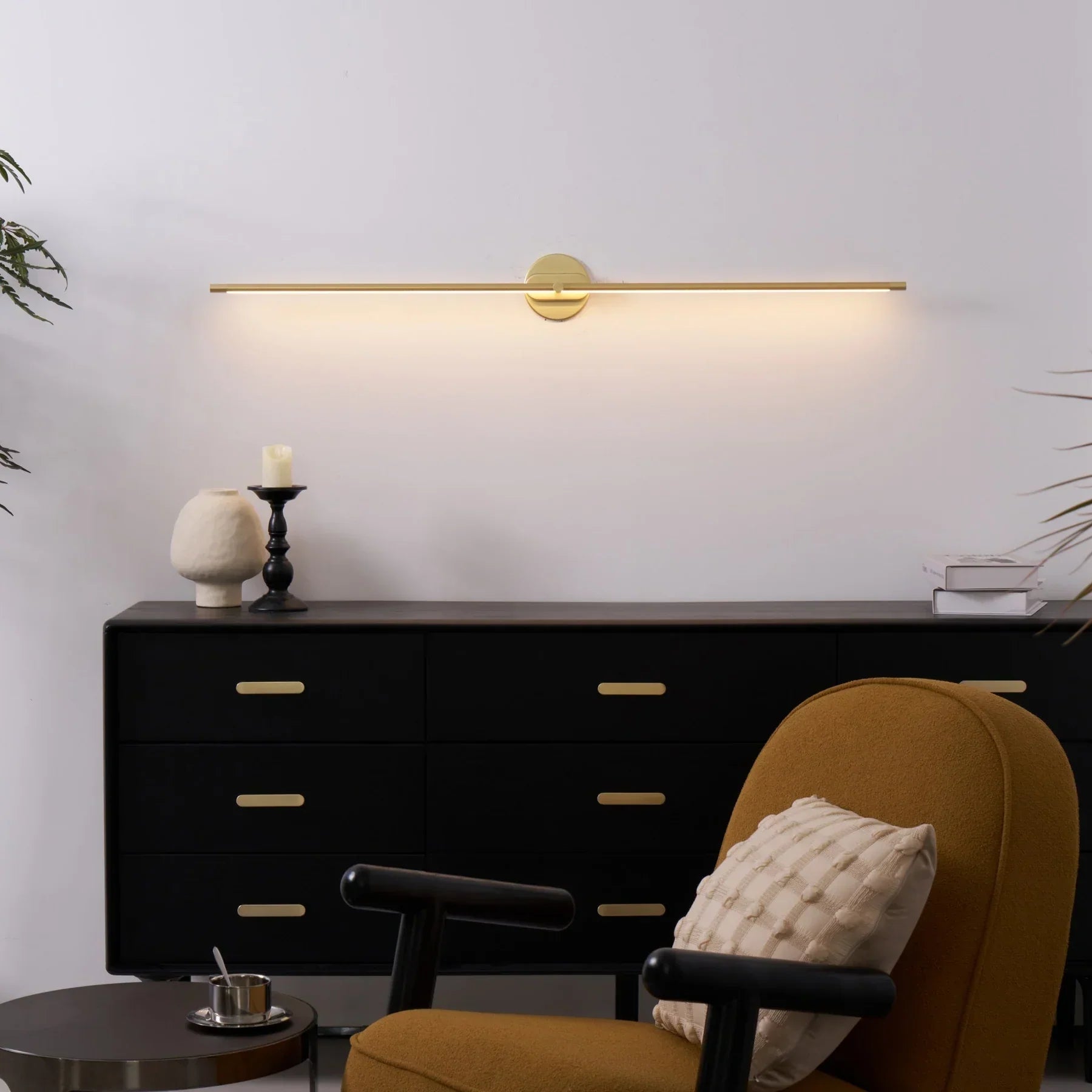 Sleek Metal Bathroom Bar Wall Light