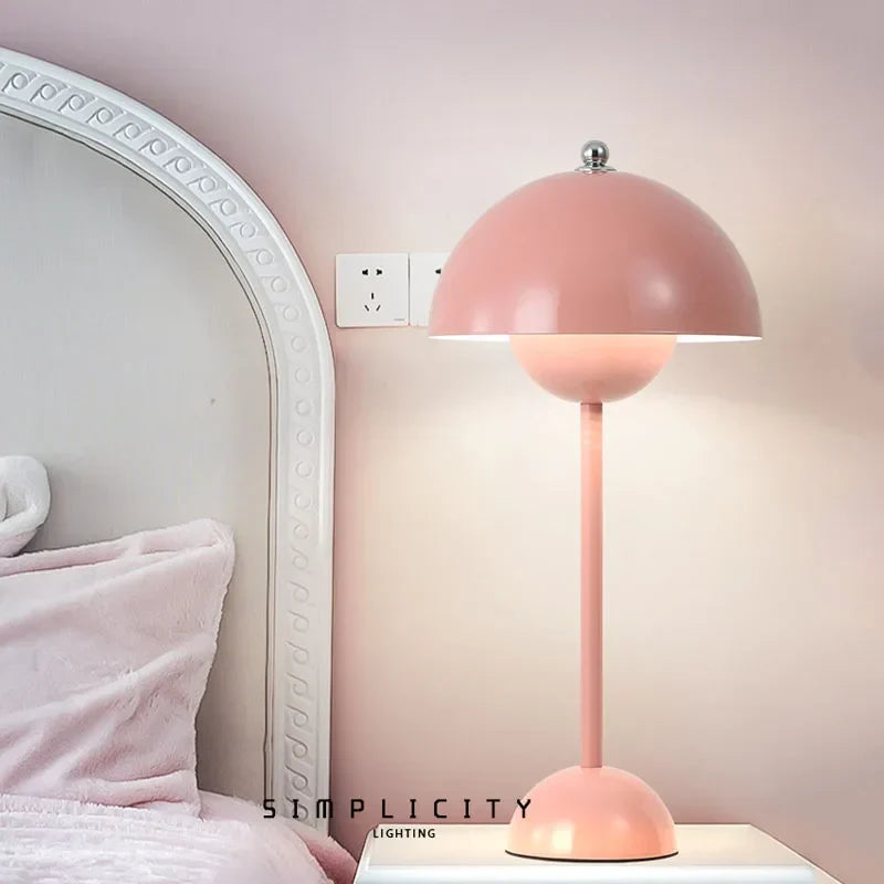 Minimalist Wireless Table Lamp