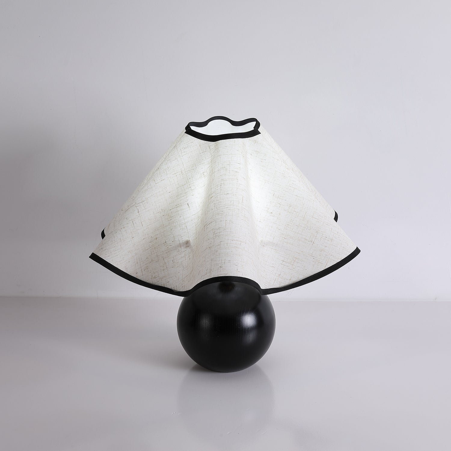 Elegant Wave Shade Table Lamp