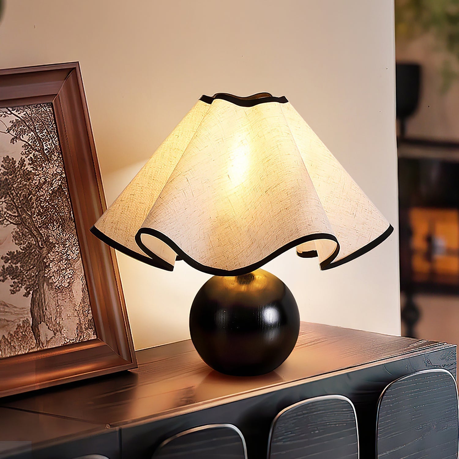 Elegant Wave Shade Table Lamp