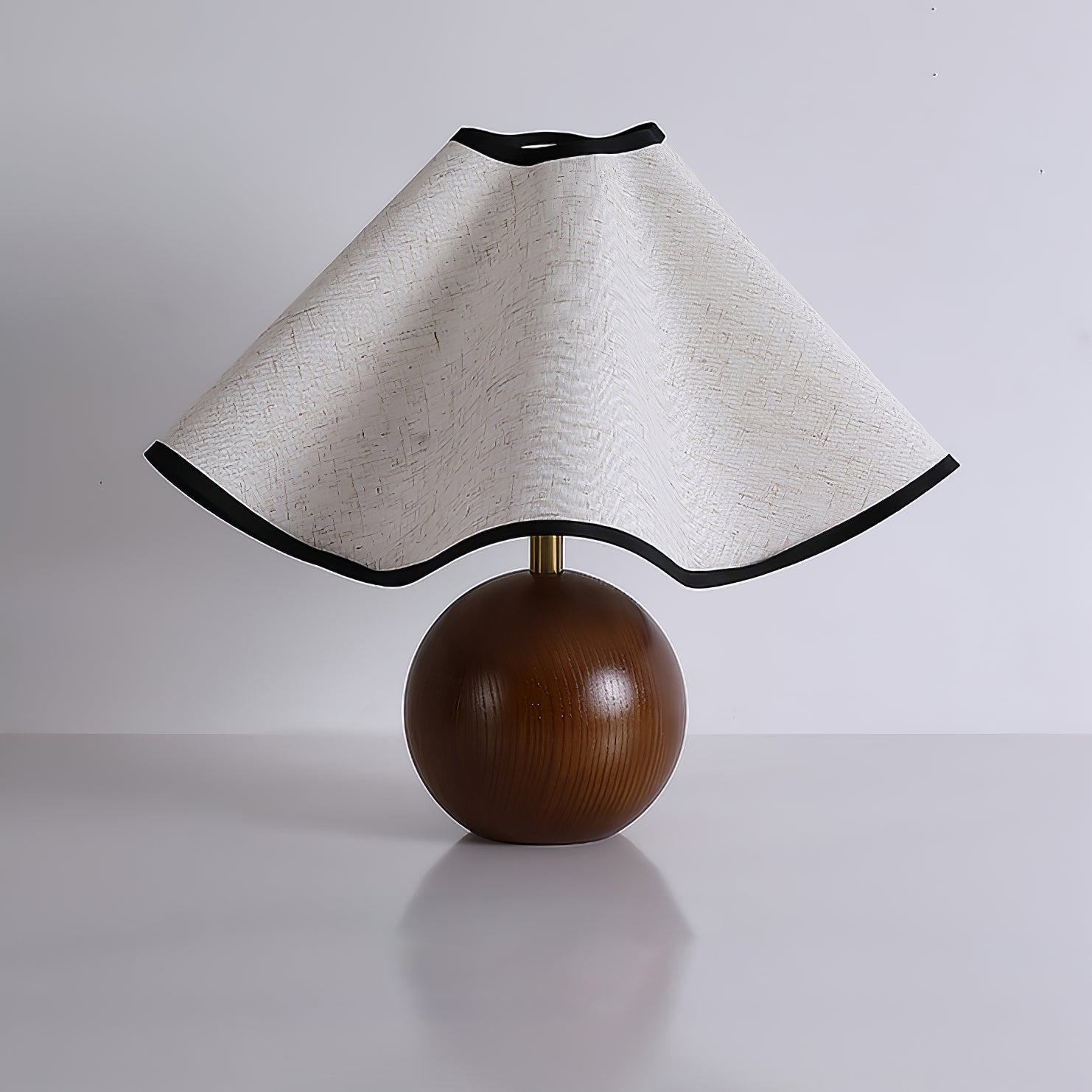 Elegant Wave Shade Table Lamp