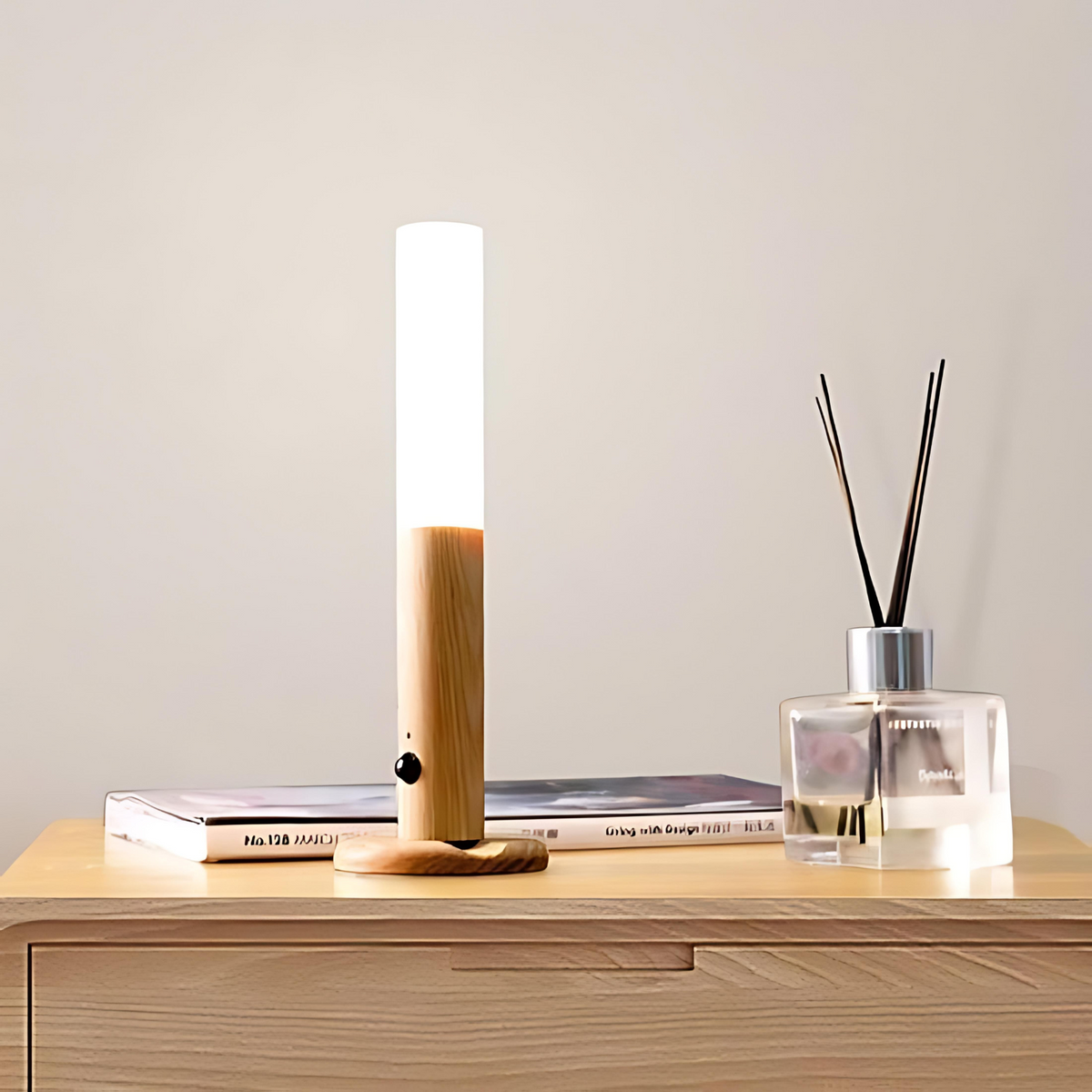 GlowLuxe | Decorative Wall Light – Rechargeable Design for Modern Homes