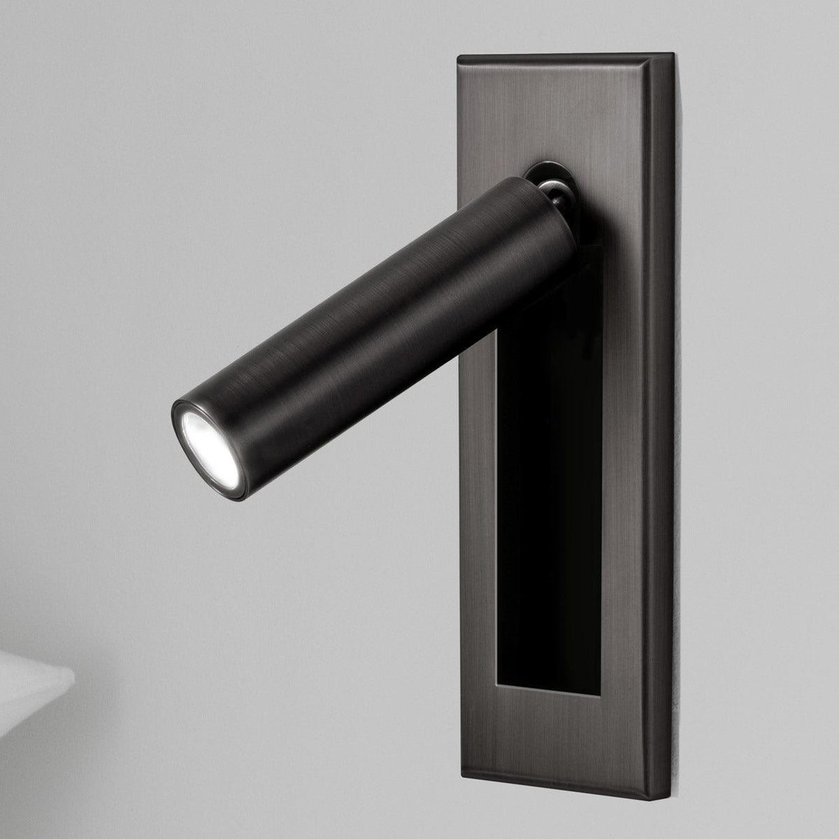 HaloEdge | Wall Sconce – Space-Saving Adjustable Bedside Lamp